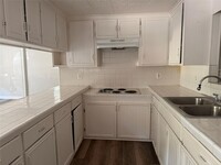 Building Photo - 16423 Stinson Ln