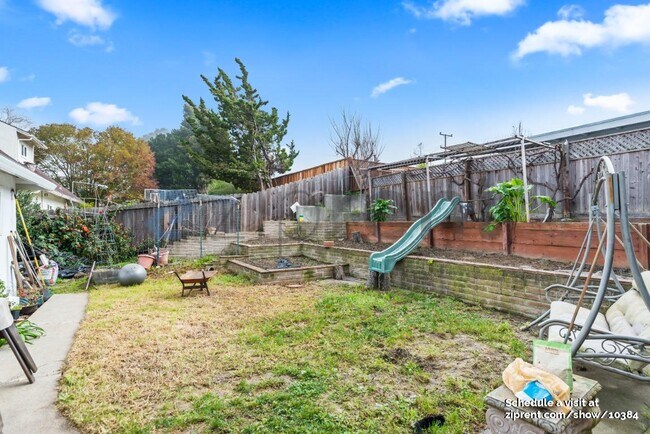 Building Photo - 3078 Deseret Dr