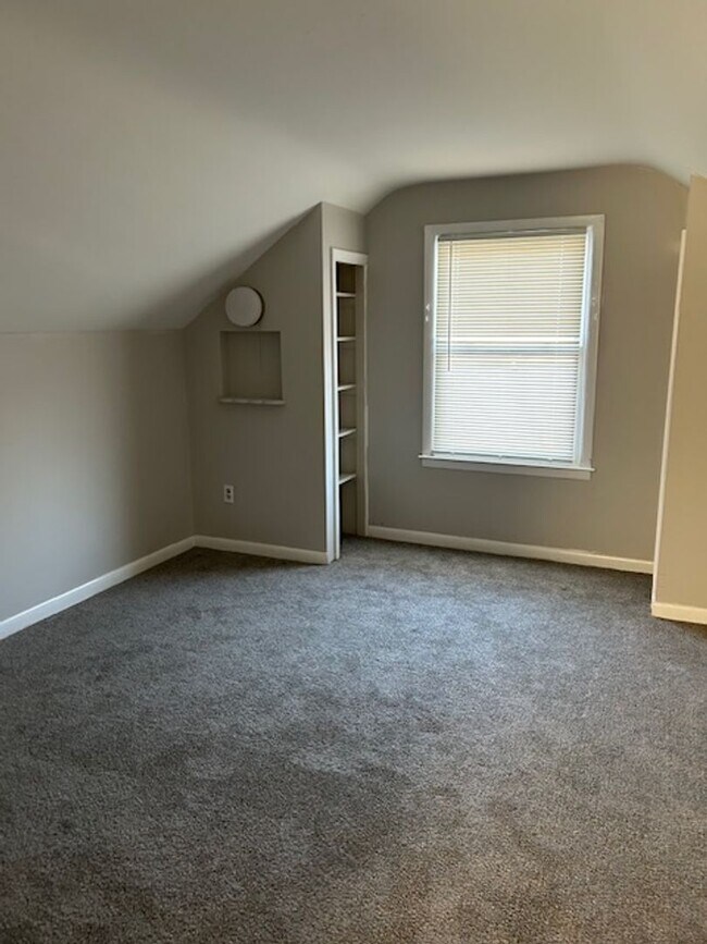 Building Photo - Cozy 3 bedroom bungalow