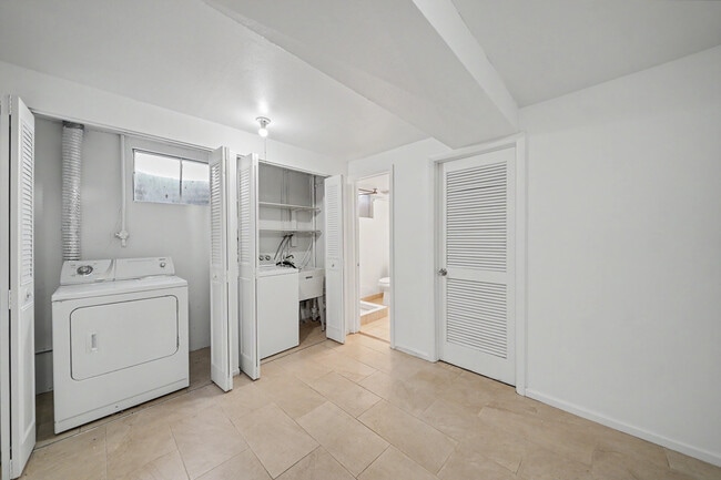 Building Photo - 2303 Braun Ct