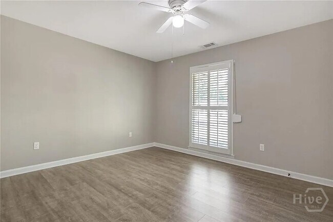 Building Photo - 154 MacKay Dr