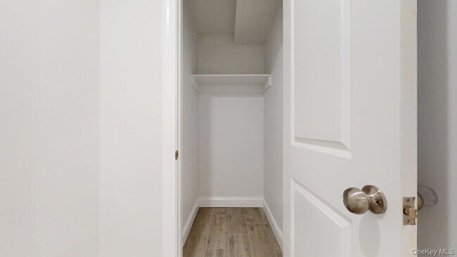 Building Photo - 72-17 66th Pl