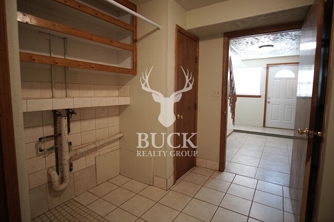 Building Photo - 9312 Mahler Pl