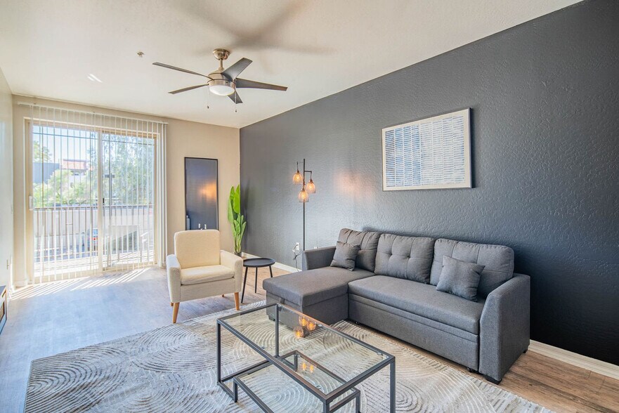 Building Photo - 1275 E University Dr