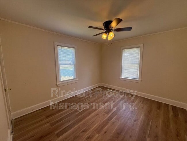 Building Photo - 260 Lucky Ln