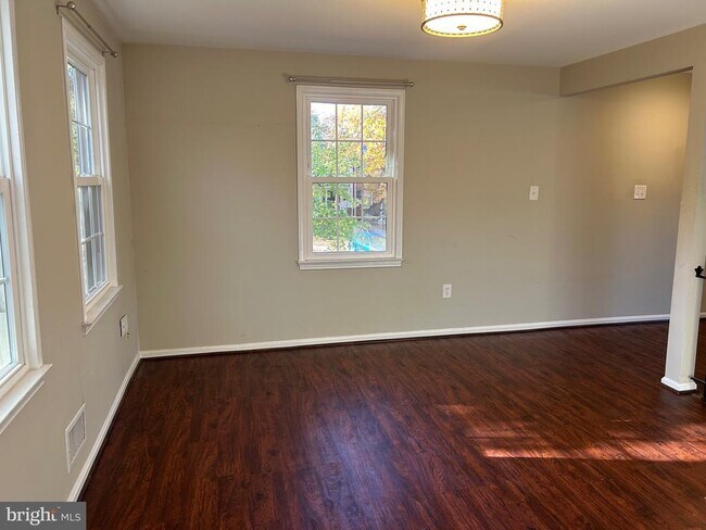 Building Photo - 13133 Putnam Cir