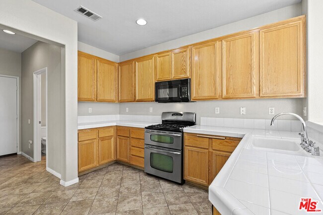 Building Photo - 30319 Cedar Oak Ln
