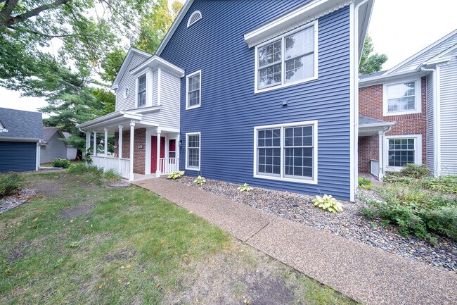 Building Photo - 7451 W 110th St