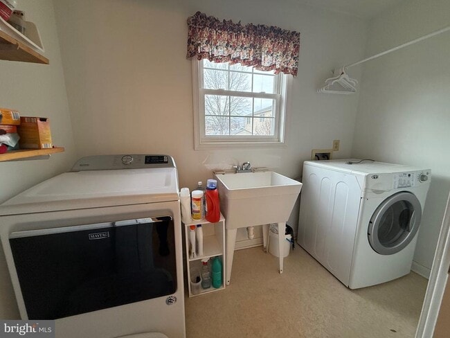 Building Photo - 12 Portsmouth Rd