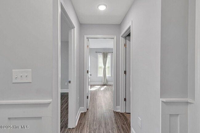 Building Photo - 203 Pastoral Ct