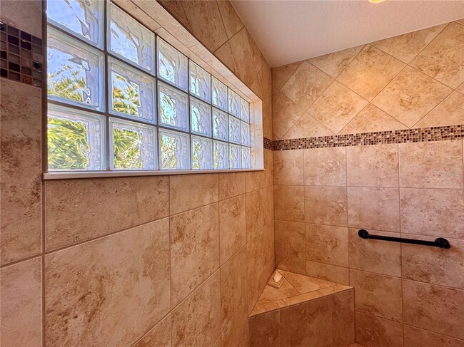 Building Photo - 4167 Victory Dr
