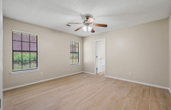 Building Photo - 2708 Azure Hills Dr