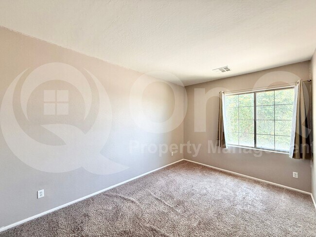 Building Photo - 11434 E Cliffrose Ln