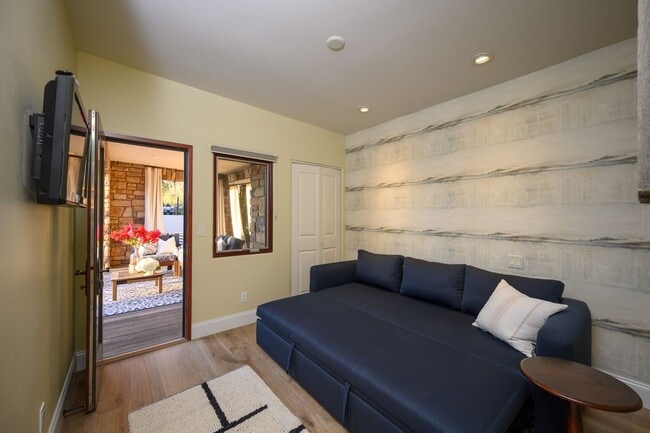 Building Photo - 334 La Amatista Rd