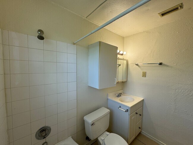 Building Photo - 1301 Franz Dr