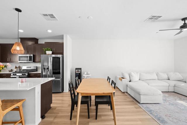 Building Photo - 5485 Seacliff Pl