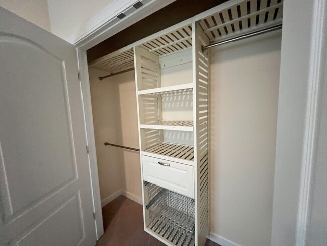 Building Photo - MARKET COMMON - 3 BEDROOM, 2.5 BATH HOME A...