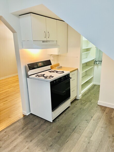 Building Photo - 1197 Albany St