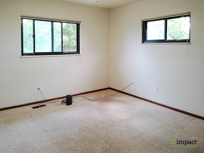 Building Photo - 5005 Sunbird Cliffs Dr
