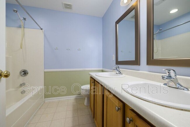 Building Photo - 303 Whitney Ln