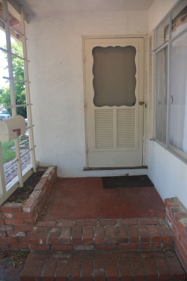 Building Photo - 3809 Lassen Dr