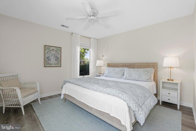 Building Photo - 638 Marlborough Point Rd