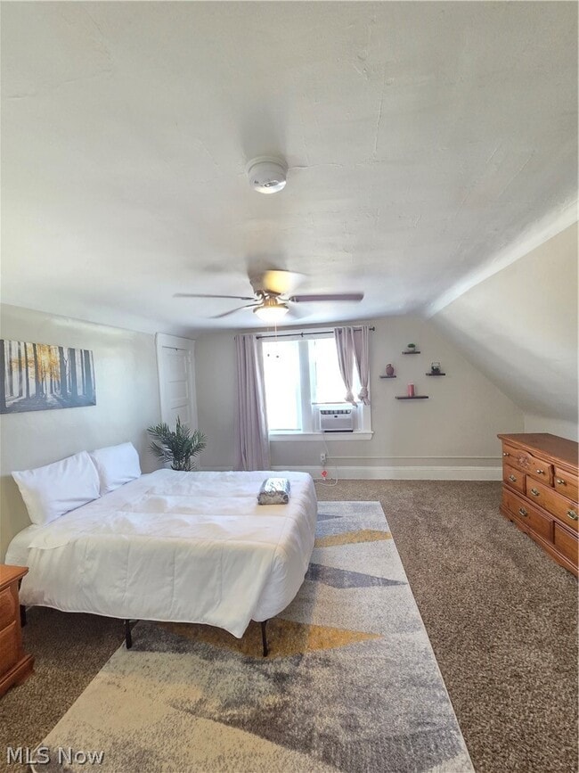 Building Photo - 1450 E 110th St