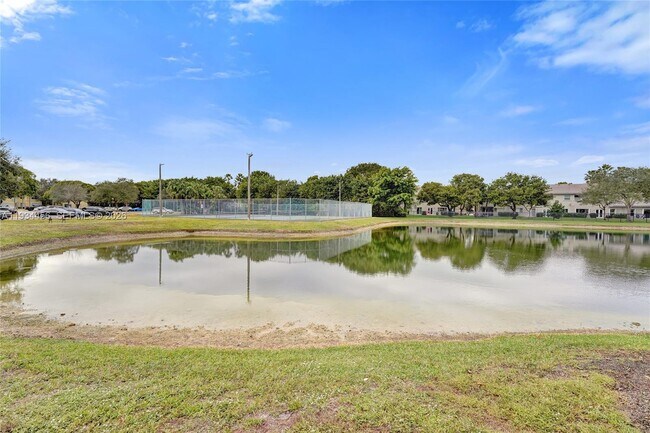 Building Photo - 457 Vista Isles Dr