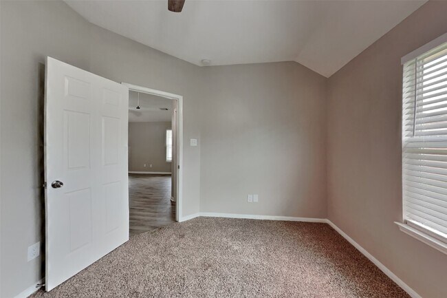 Building Photo - 19203 Canaras Ct