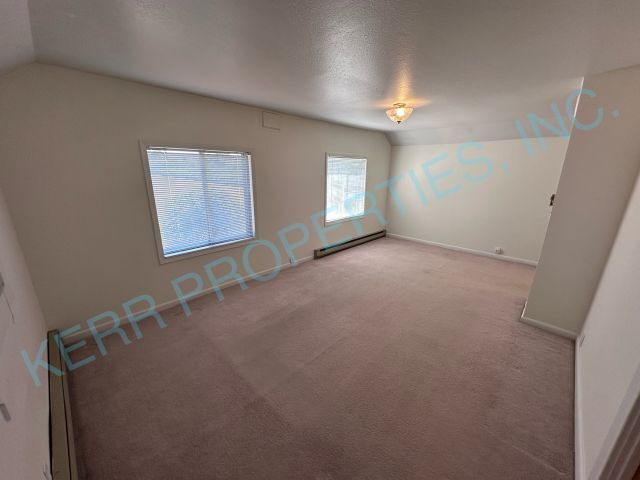 Building Photo - Charming 2-Bed Oasis with Spacious Comfort in Gresham!