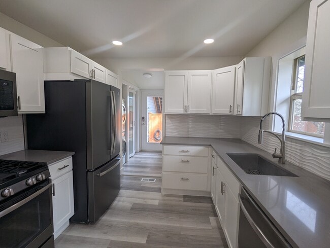 Building Photo - 402 NW 12th St