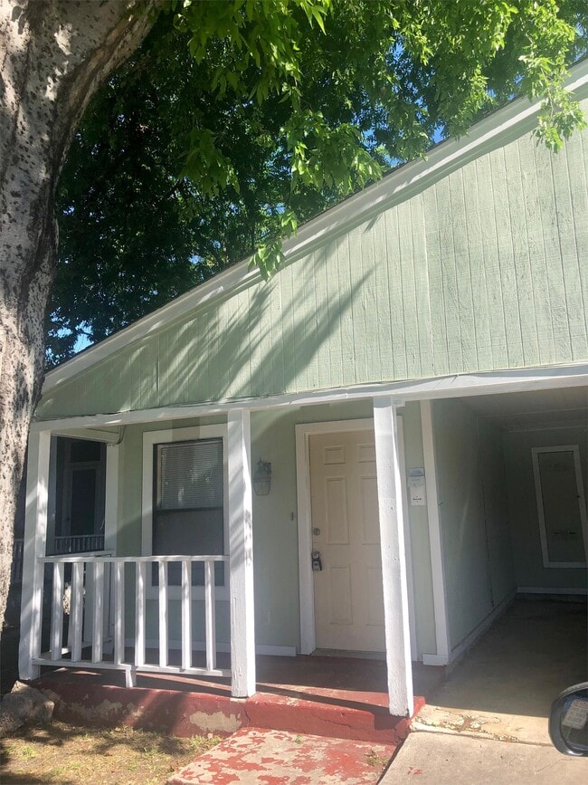 Building Photo - 323 E French Pl