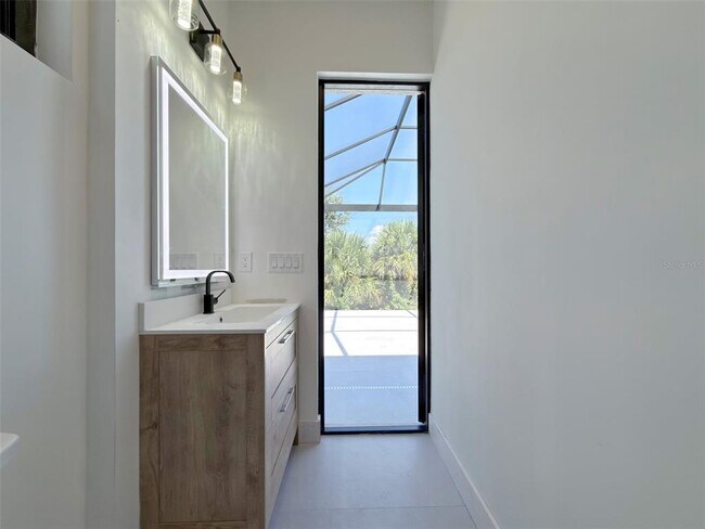 Building Photo - 14671 Lillian Cir