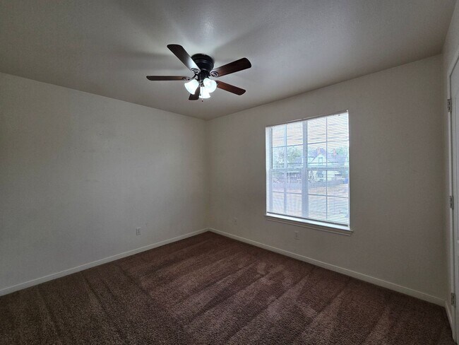 Building Photo - 2309 Terrace Dr