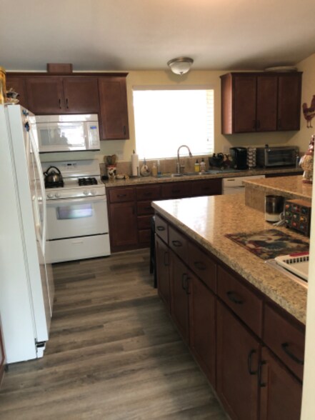 Building Photo - 167 Badger Hill Ln