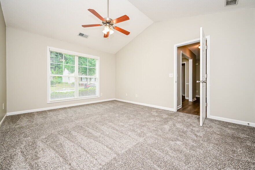 Building Photo - 3896 Pine Village Pl