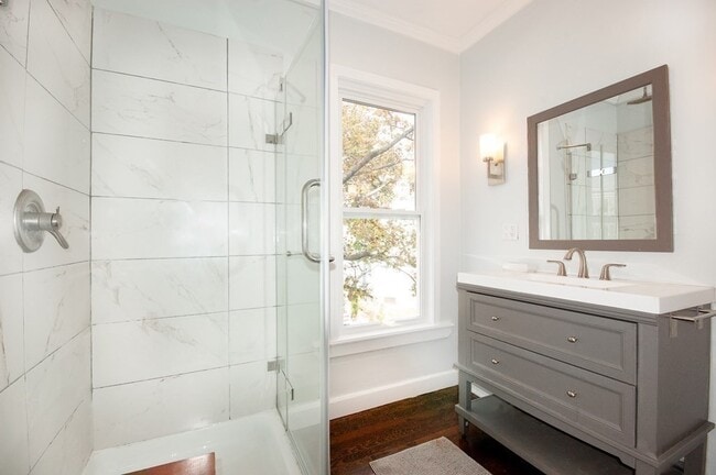 Building Photo - 30 Thornley St