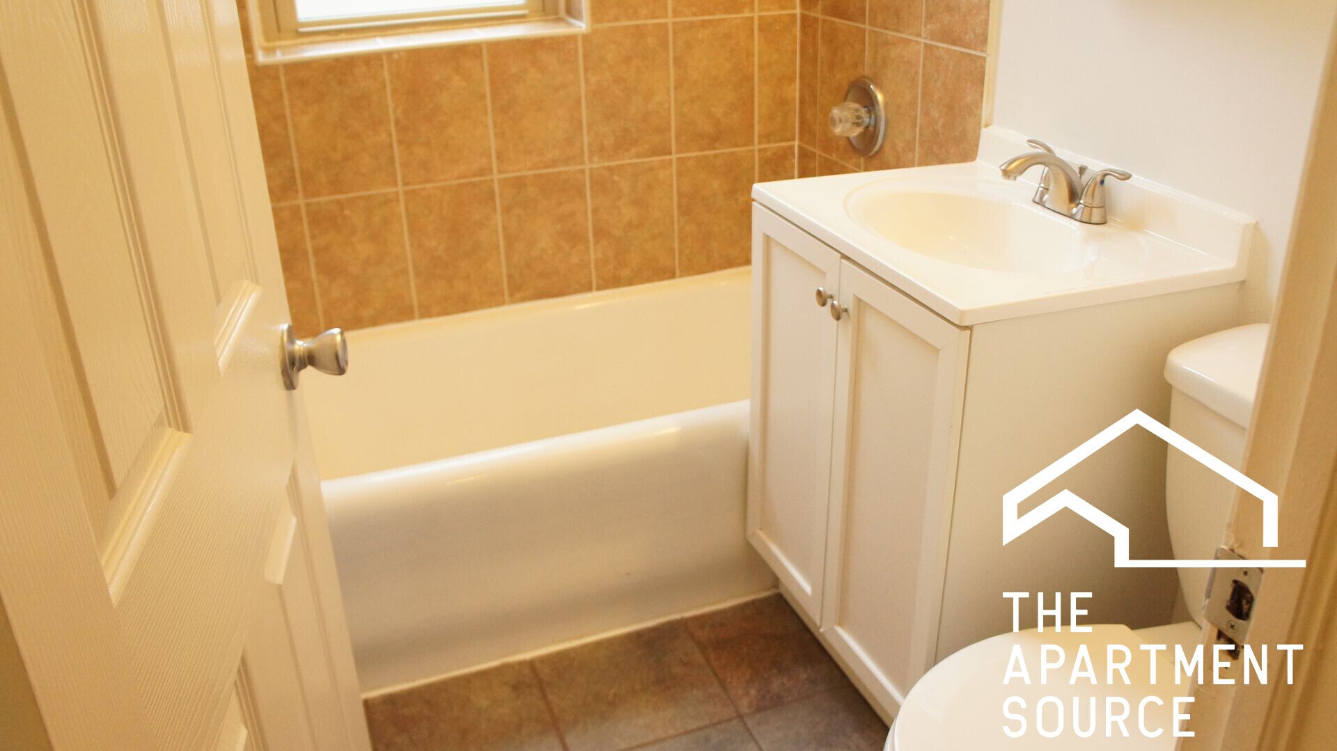 Building Photo - 2747 N Spaulding Ave