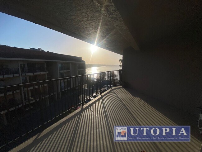 Building Photo - Ocean Views: 2Bd/2Ba + Office - Sunny, Top Floor Condo, Deck, Pool & Hot Tub