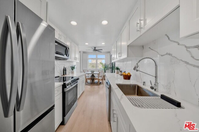 Building Photo - 900 Euclid St