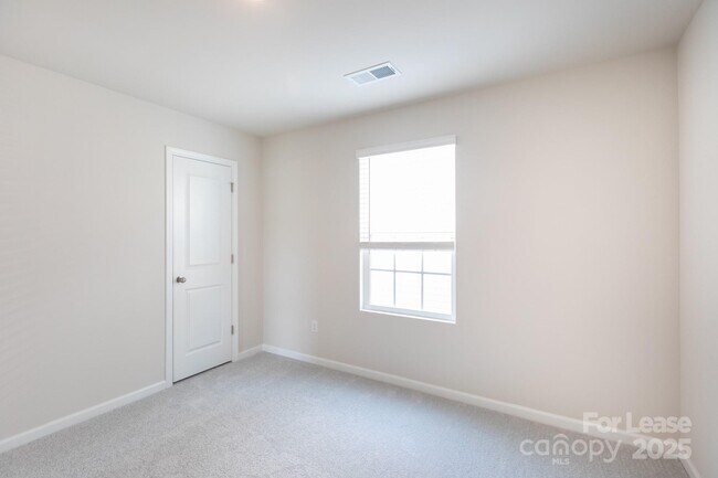 Building Photo - 10350 Chatham Run Ln