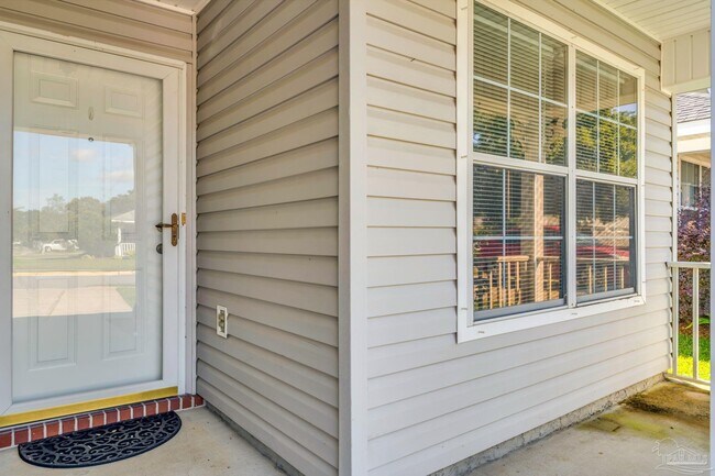 Building Photo - 2208 Trailwood Dr