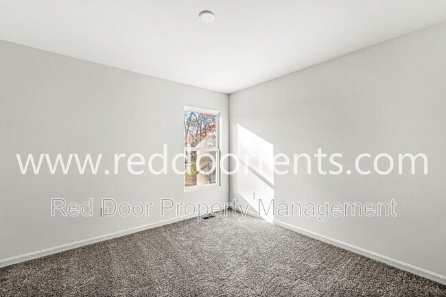 Building Photo - 6903 Oakdale Ln