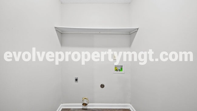 Building Photo - 3712 Firethorne Dr