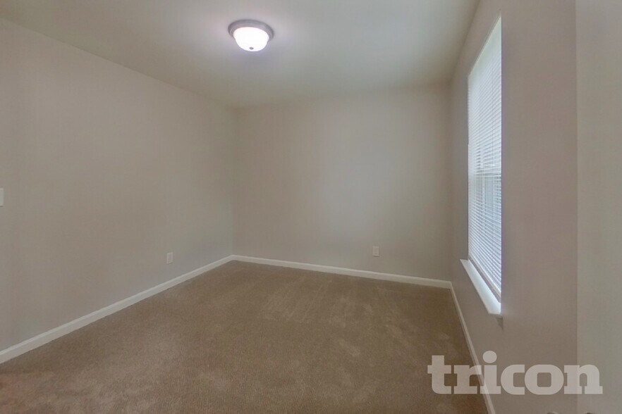 Building Photo - 6420 Pennacook Dr