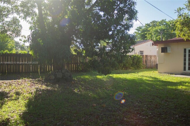 Building Photo - 624 Westward Dr