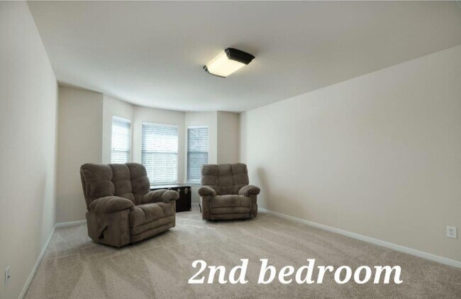 Building Photo - 219 Tulip Trail Bend