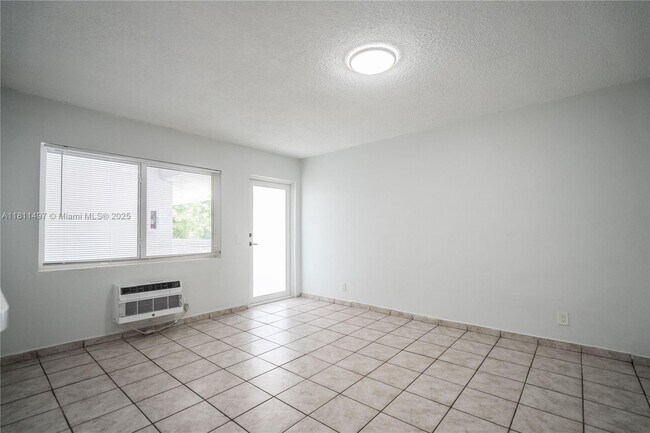 Building Photo - 6650 Miller Dr