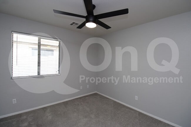 Building Photo - 45588 W Tulip Ln