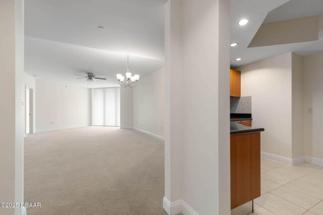 Building Photo - 231 Riverside Dr